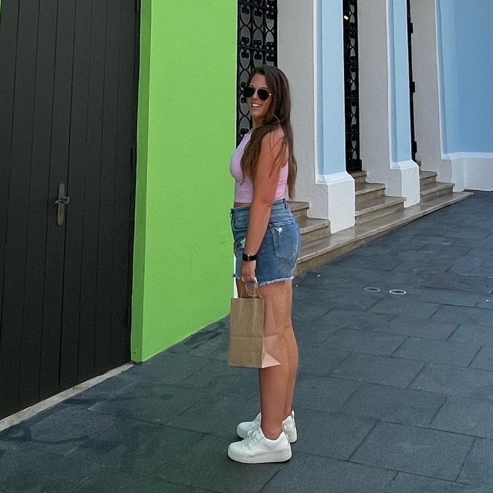 Meet your Posher, Kelli
